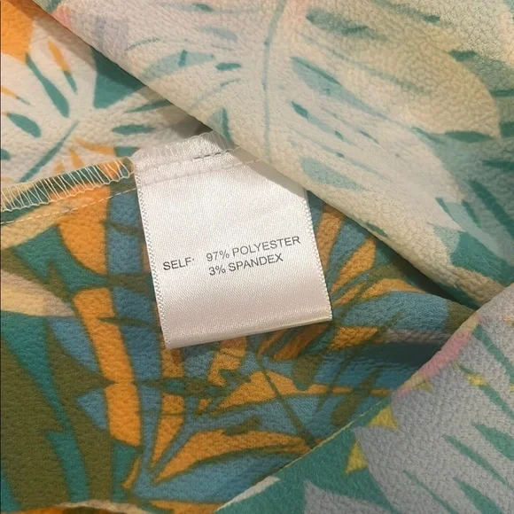 Rose + Olive Tropical Halter Neck Relaxed Blouse - Picture 6 of 6